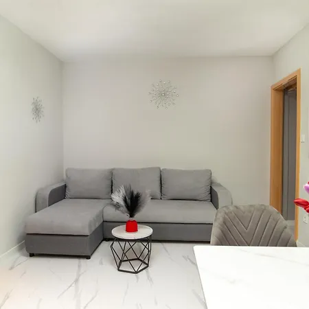 Balcsi Apartamento *