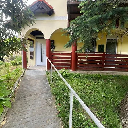 Balcsi Apartment Heviz